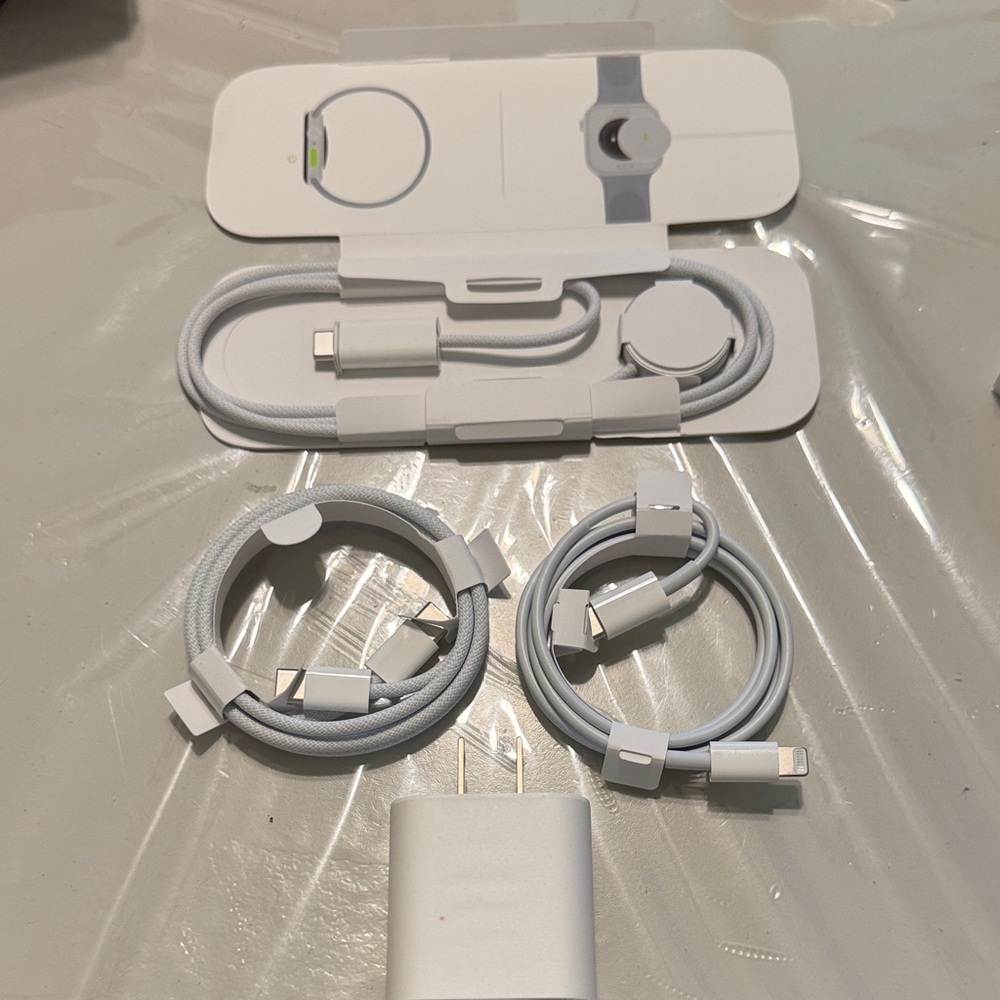 Apple White Charging Cables and Watch Charger Accessory Set